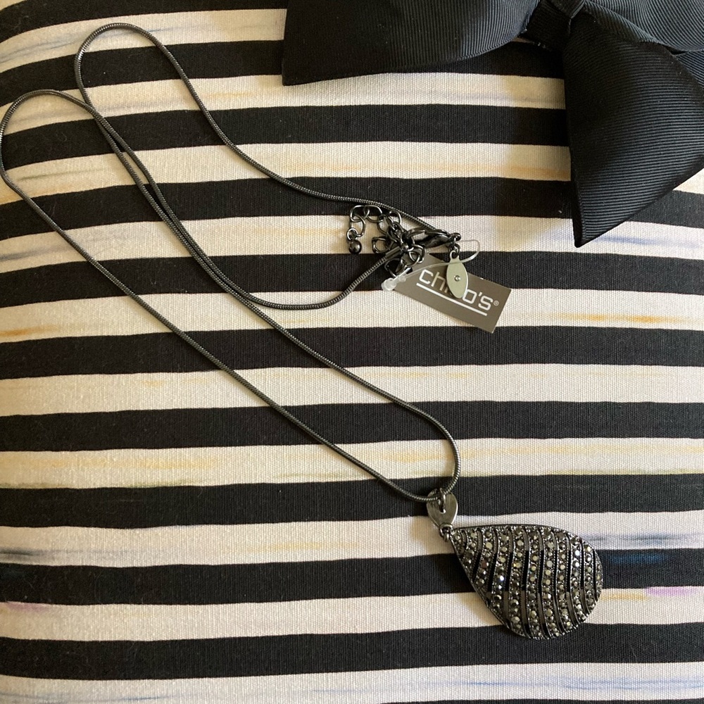 Chico’s NWT Drama Drop Pendant. 30-34” chain dark Bronze chain
